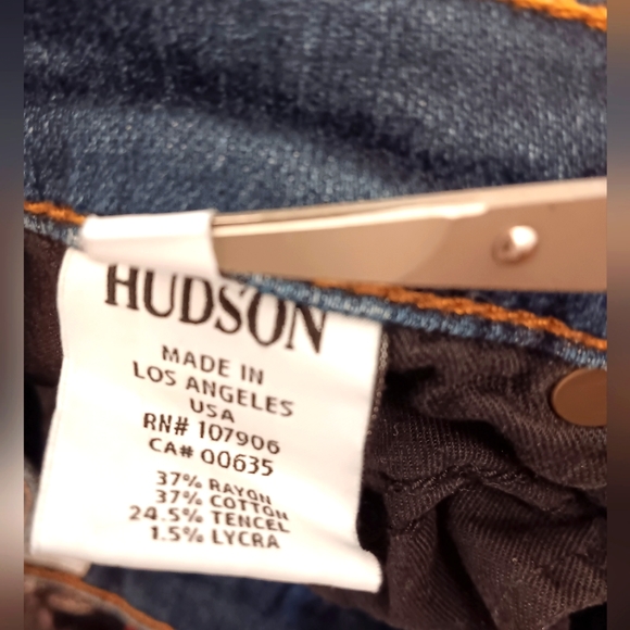Hudson Midrise Nico Super Skinny. Size 24, shade A - Picture 4 of 7